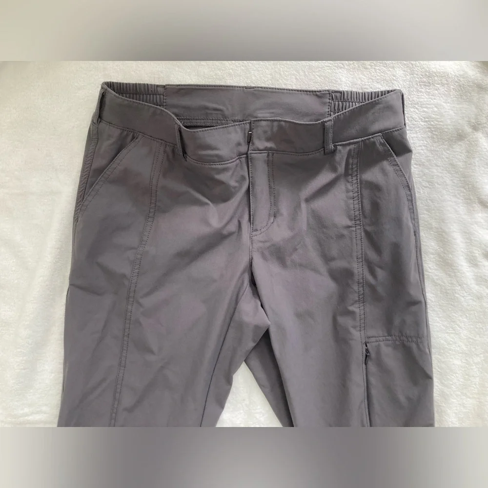Kirkland Signature Travel Hiking Pants Women’s 4 Gray Performance Stretch Capri - Picture 5 of 6